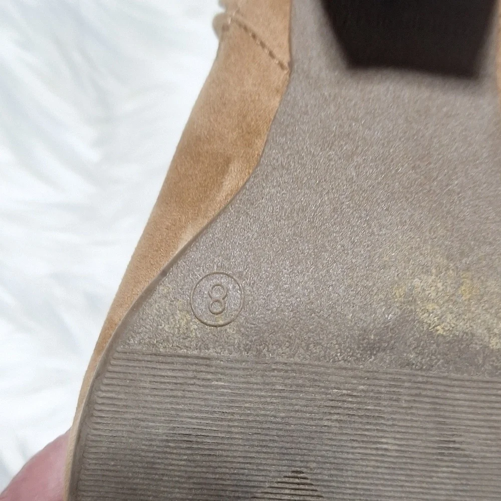 Old Navy Tan size 8 ankle boots